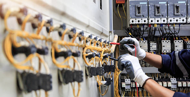 Professional Electrician technician working in Mount Hope, NJ